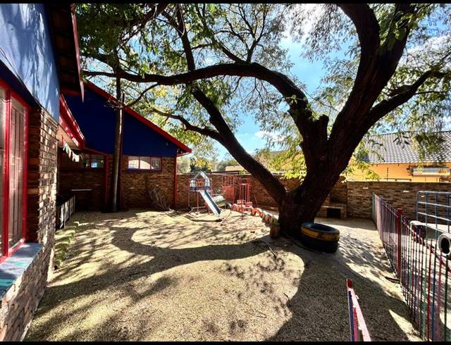 5 BEDROOM HOUSE FOR SALE IN THE REEDS